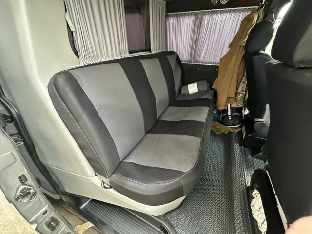 Серый Фольксваген Transporter, объемом двигателя 2.5 л и пробегом 392 тыс. км за 9750 $, фото 5 на Automoto.ua