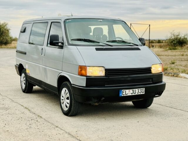 Сірий Фольксваген Transporter, об'ємом двигуна 2.4 л та пробігом 350 тис. км за 3299 $, фото 1 на Automoto.ua
