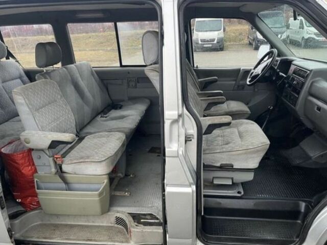 Серый Фольксваген Transporter, объемом двигателя 2.5 л и пробегом 272 тыс. км за 1750 $, фото 4 на Automoto.ua