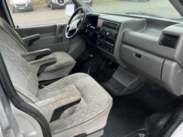 Серый Фольксваген Transporter, объемом двигателя 2.5 л и пробегом 272 тыс. км за 1750 $, фото 5 на Automoto.ua