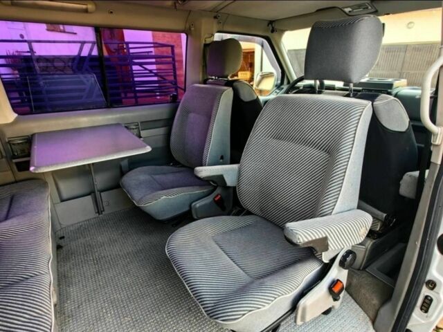 Серый Фольксваген Transporter, объемом двигателя 2.5 л и пробегом 243 тыс. км за 2100 $, фото 9 на Automoto.ua