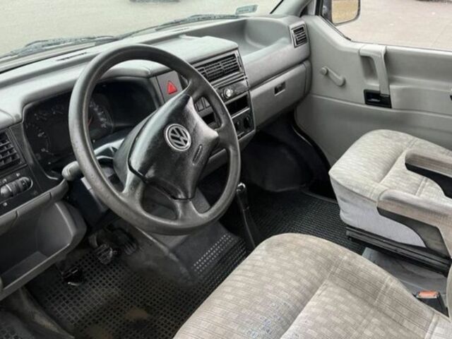 Серый Фольксваген Transporter, объемом двигателя 2.5 л и пробегом 272 тыс. км за 1750 $, фото 3 на Automoto.ua