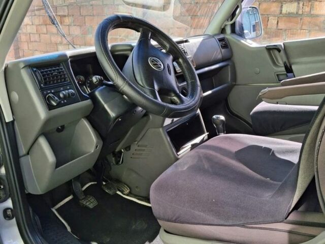 Сірий Фольксваген Transporter, об'ємом двигуна 2.5 л та пробігом 300 тис. км за 8900 $, фото 6 на Automoto.ua