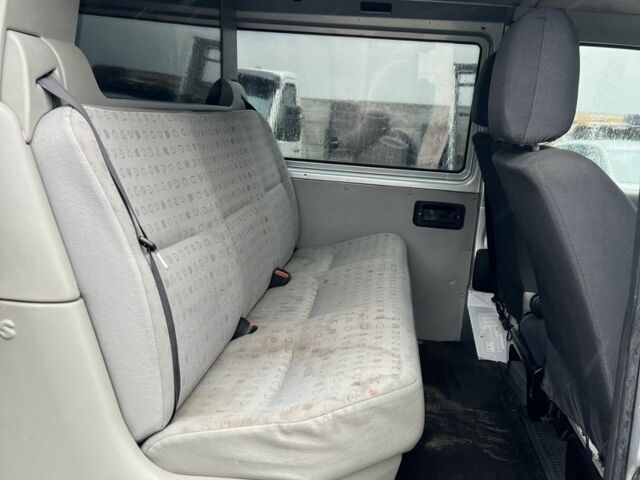 Сірий Фольксваген Transporter, об'ємом двигуна 2.5 л та пробігом 370 тис. км за 8000 $, фото 7 на Automoto.ua