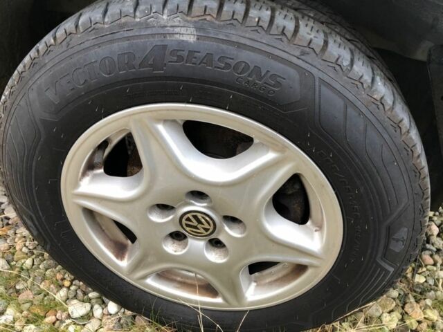 Серый Фольксваген Transporter, объемом двигателя 2.5 л и пробегом 224 тыс. км за 4400 $, фото 16 на Automoto.ua