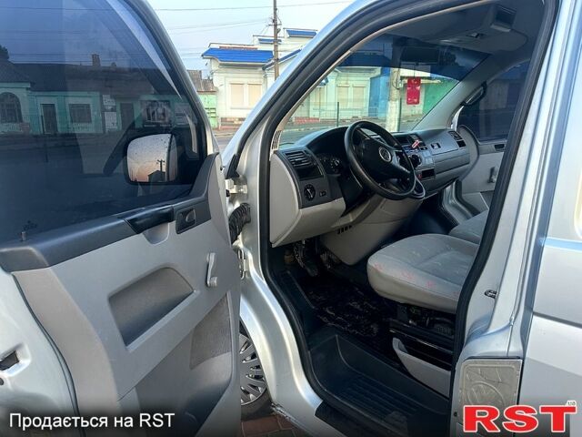 Серый Фольксваген Transporter, объемом двигателя 1.9 л и пробегом 400 тыс. км за 6000 $, фото 12 на Automoto.ua