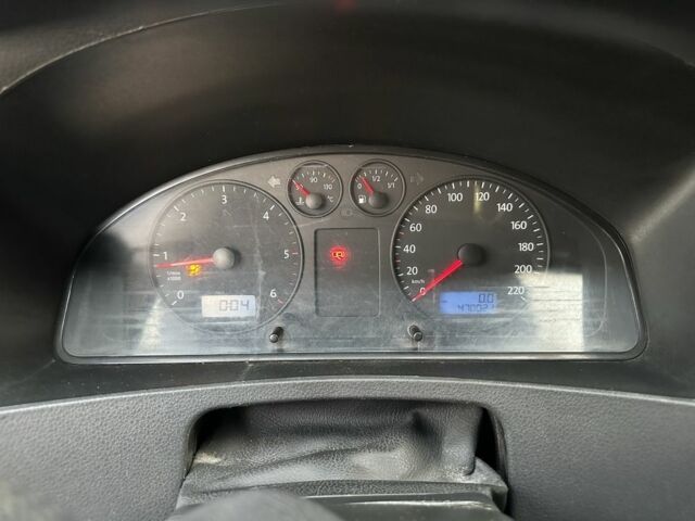 Серый Фольксваген Transporter, объемом двигателя 2.5 л и пробегом 470 тыс. км за 6100 $, фото 6 на Automoto.ua