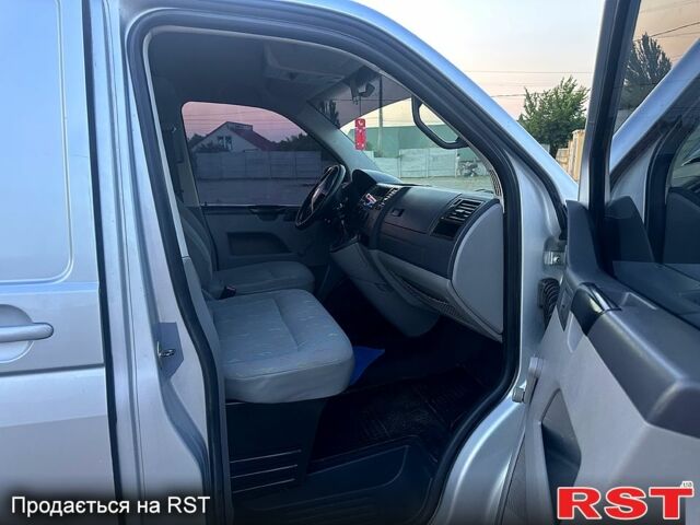 Серый Фольксваген Transporter, объемом двигателя 1.9 л и пробегом 400 тыс. км за 6000 $, фото 11 на Automoto.ua