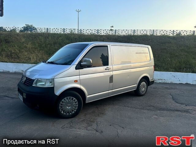 Серый Фольксваген Transporter, объемом двигателя 1.9 л и пробегом 400 тыс. км за 6000 $, фото 2 на Automoto.ua