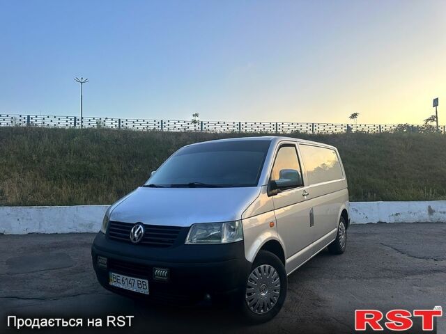 Серый Фольксваген Transporter, объемом двигателя 1.9 л и пробегом 400 тыс. км за 6000 $, фото 1 на Automoto.ua