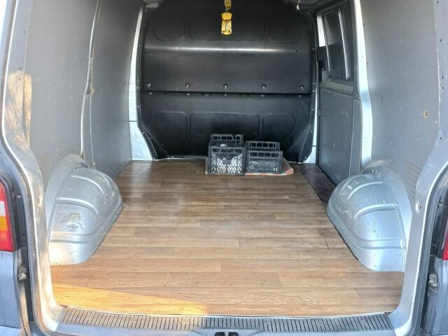 Серый Фольксваген Transporter, объемом двигателя 0 л и пробегом 200 тыс. км за 8519 $, фото 8 на Automoto.ua