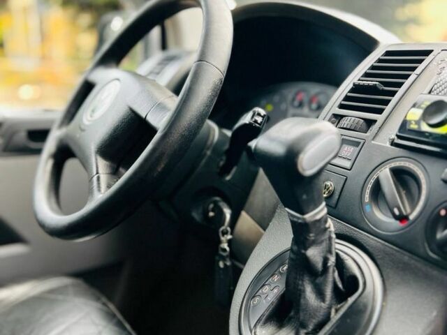 Серый Фольксваген Transporter, объемом двигателя 2.5 л и пробегом 100 тыс. км за 7182 $, фото 13 на Automoto.ua