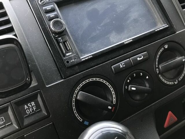 Сірий Фольксваген Transporter, об'ємом двигуна 1.9 л та пробігом 274 тис. км за 10500 $, фото 5 на Automoto.ua