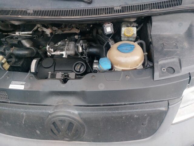 Серый Фольксваген Transporter, объемом двигателя 0 л и пробегом 186 тыс. км за 8500 $, фото 5 на Automoto.ua