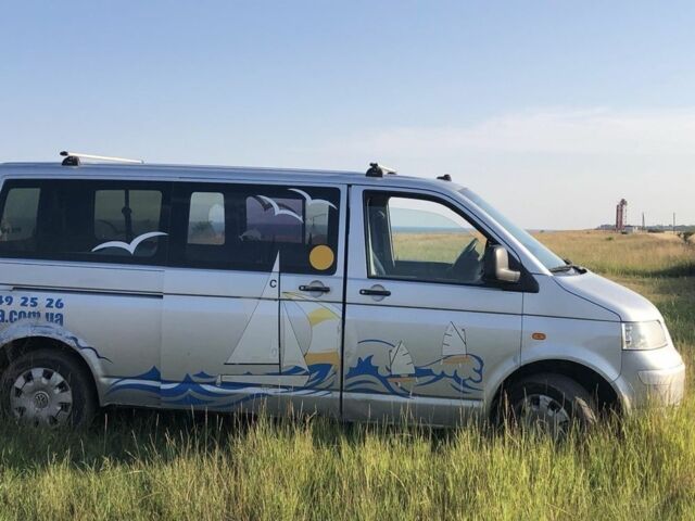 Серый Фольксваген Transporter, объемом двигателя 2.5 л и пробегом 500 тыс. км за 7800 $, фото 2 на Automoto.ua