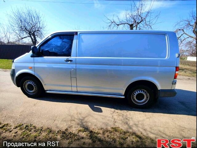 Серый Фольксваген Transporter, объемом двигателя 2.5 л и пробегом 409 тыс. км за 7000 $, фото 1 на Automoto.ua