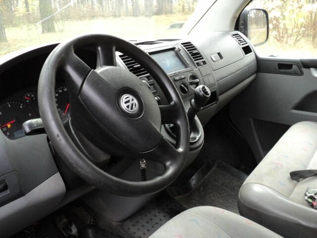 Серый Фольксваген Transporter, объемом двигателя 2.5 л и пробегом 500 тыс. км за 3200 $, фото 4 на Automoto.ua