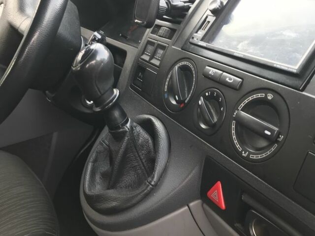 Сірий Фольксваген Transporter, об'ємом двигуна 1.9 л та пробігом 274 тис. км за 10500 $, фото 3 на Automoto.ua