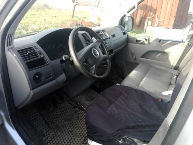 Серый Фольксваген Transporter, объемом двигателя 2.5 л и пробегом 280 тыс. км за 5454 $, фото 1 на Automoto.ua