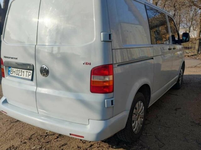 Серый Фольксваген Transporter, объемом двигателя 2.5 л и пробегом 180 тыс. км за 8500 $, фото 1 на Automoto.ua