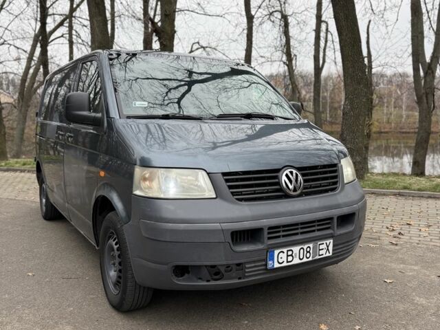 Серый Фольксваген Transporter, объемом двигателя 2.5 л и пробегом 400 тыс. км за 3500 $, фото 1 на Automoto.ua