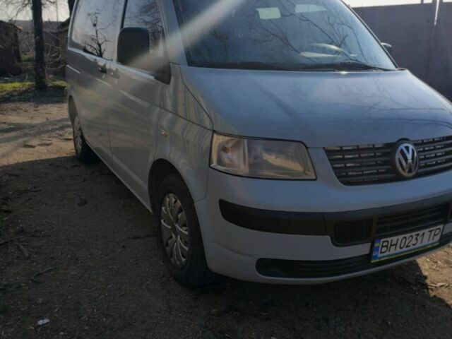 Серый Фольксваген Transporter, объемом двигателя 2.5 л и пробегом 180 тыс. км за 8500 $, фото 2 на Automoto.ua