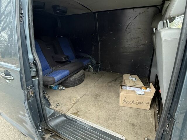 Серый Фольксваген Transporter, объемом двигателя 2.5 л и пробегом 400 тыс. км за 3500 $, фото 7 на Automoto.ua