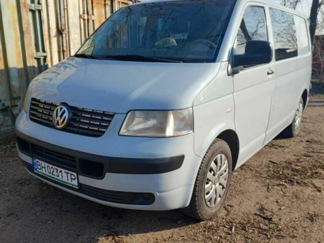 Серый Фольксваген Transporter, объемом двигателя 2.5 л и пробегом 180 тыс. км за 8500 $, фото 3 на Automoto.ua