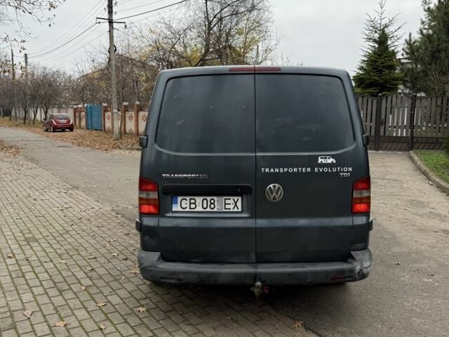 Серый Фольксваген Transporter, объемом двигателя 2.5 л и пробегом 400 тыс. км за 3500 $, фото 3 на Automoto.ua
