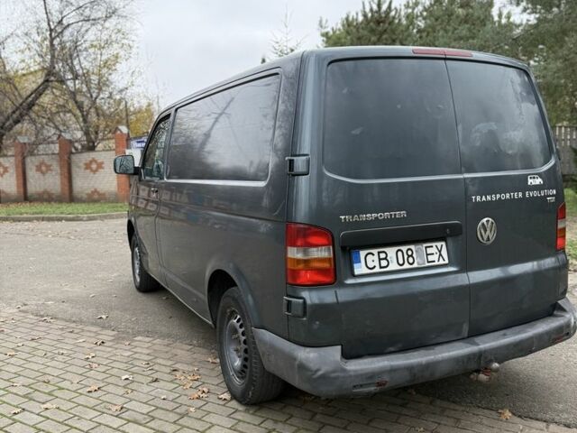 Серый Фольксваген Transporter, объемом двигателя 2.5 л и пробегом 400 тыс. км за 3500 $, фото 2 на Automoto.ua