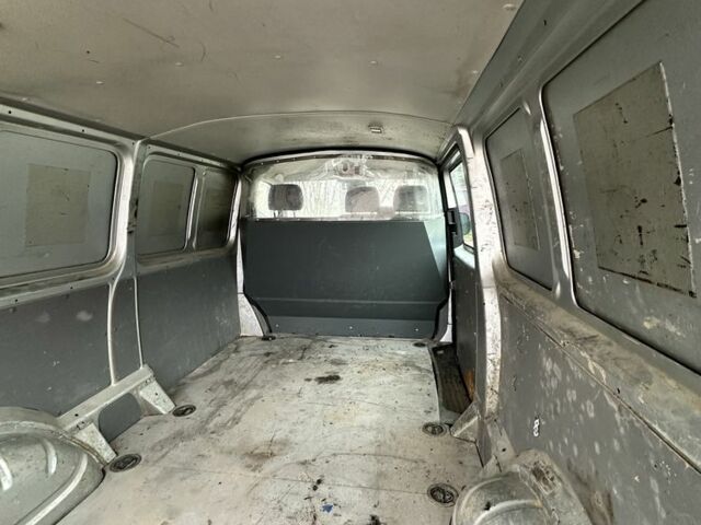 Сірий Фольксваген Transporter, об'ємом двигуна 0 л та пробігом 275 тис. км за 6006 $, фото 7 на Automoto.ua
