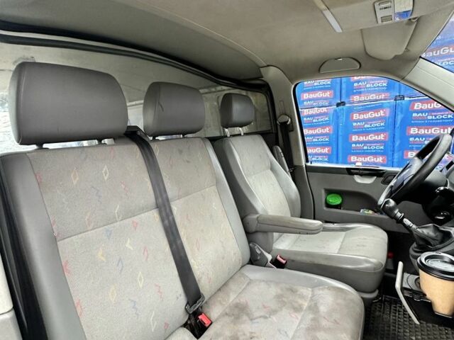 Сірий Фольксваген Transporter, об'ємом двигуна 0 л та пробігом 275 тис. км за 6006 $, фото 5 на Automoto.ua