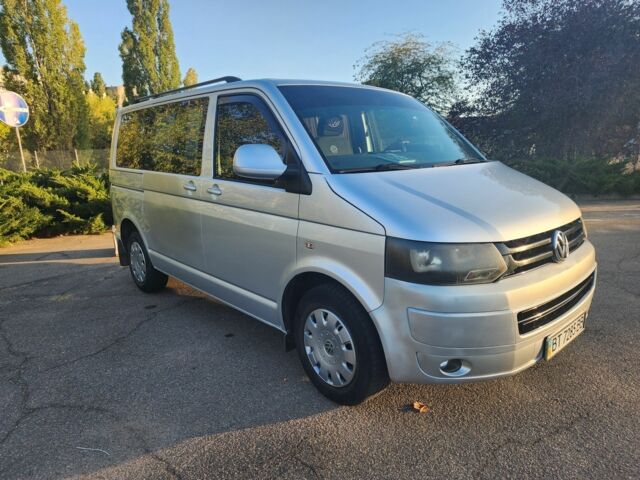 Сірий Фольксваген Transporter, об'ємом двигуна 2 л та пробігом 251 тис. км за 8800 $, фото 1 на Automoto.ua
