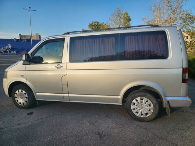 Сірий Фольксваген Transporter, об'ємом двигуна 2 л та пробігом 251 тис. км за 8800 $, фото 3 на Automoto.ua
