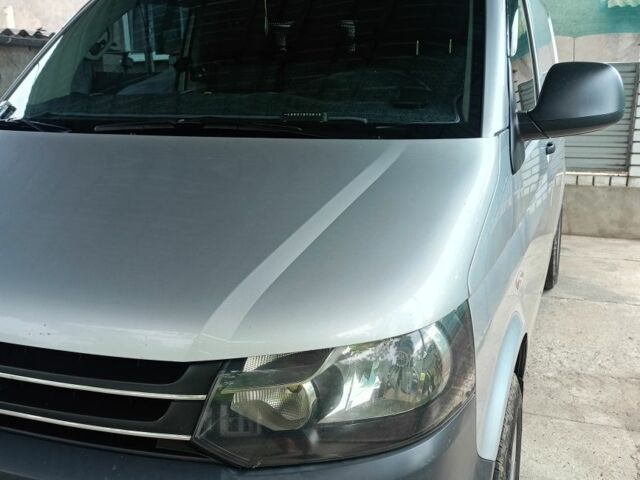 Серый Фольксваген Transporter, объемом двигателя 2 л и пробегом 279 тыс. км за 11000 $, фото 5 на Automoto.ua