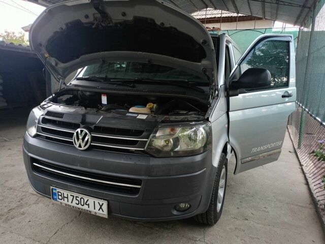 Серый Фольксваген Transporter, объемом двигателя 2 л и пробегом 279 тыс. км за 11000 $, фото 1 на Automoto.ua