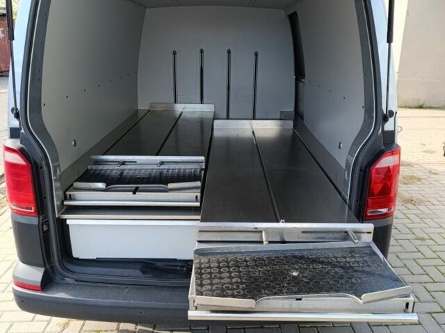 Сірий Фольксваген Transporter, об'ємом двигуна 2 л та пробігом 120 тис. км за 26000 $, фото 7 на Automoto.ua