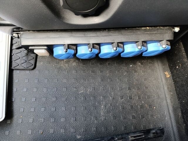 Сірий Фольксваген Transporter, об'ємом двигуна 2 л та пробігом 120 тис. км за 26000 $, фото 6 на Automoto.ua