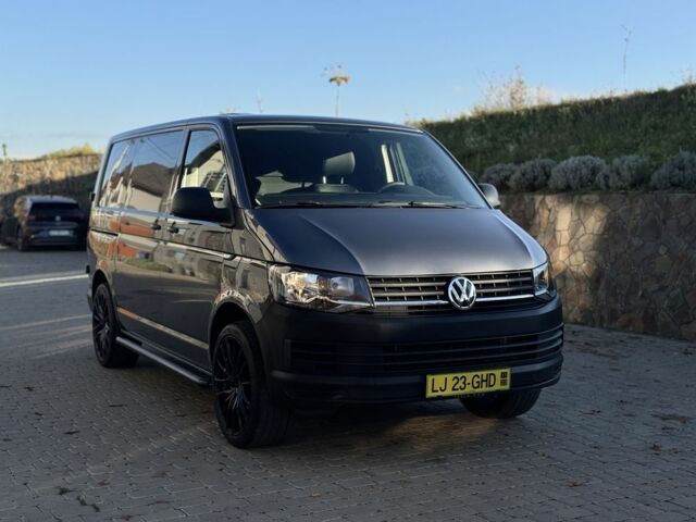 Серый Фольксваген Transporter, объемом двигателя 2 л и пробегом 205 тыс. км за 19900 $, фото 3 на Automoto.ua