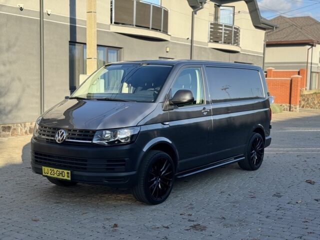 Серый Фольксваген Transporter, объемом двигателя 2 л и пробегом 205 тыс. км за 19900 $, фото 4 на Automoto.ua