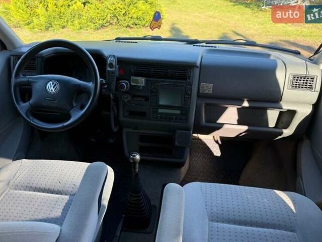 Серый Фольксваген Transporter, объемом двигателя 2.5 л и пробегом 300 тыс. км за 1800 $, фото 5 на Automoto.ua