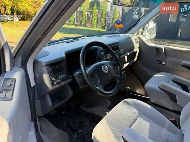 Серый Фольксваген Transporter, объемом двигателя 2.5 л и пробегом 300 тыс. км за 1800 $, фото 1 на Automoto.ua