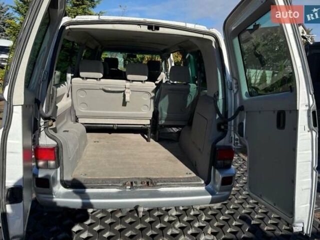 Серый Фольксваген Transporter, объемом двигателя 2.5 л и пробегом 300 тыс. км за 1800 $, фото 7 на Automoto.ua