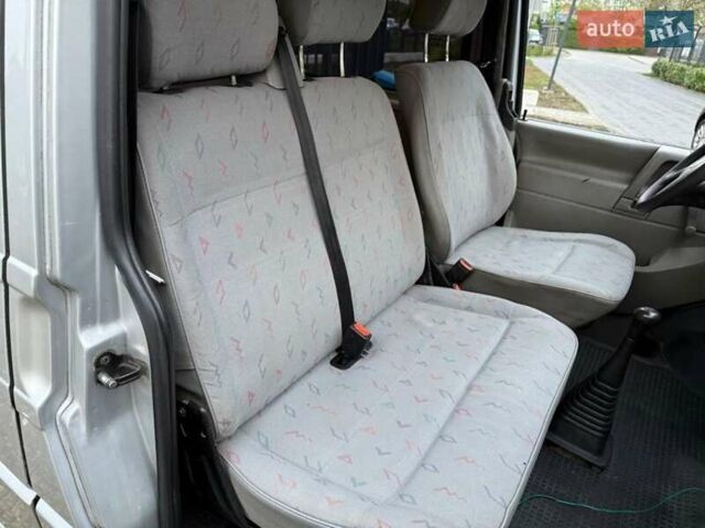 Сірий Фольксваген Transporter, об'ємом двигуна 2.5 л та пробігом 316 тис. км за 2400 $, фото 1 на Automoto.ua