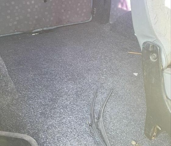 Серый Фольксваген Transporter, объемом двигателя 2.4 л и пробегом 300 тыс. км за 3250 $, фото 10 на Automoto.ua