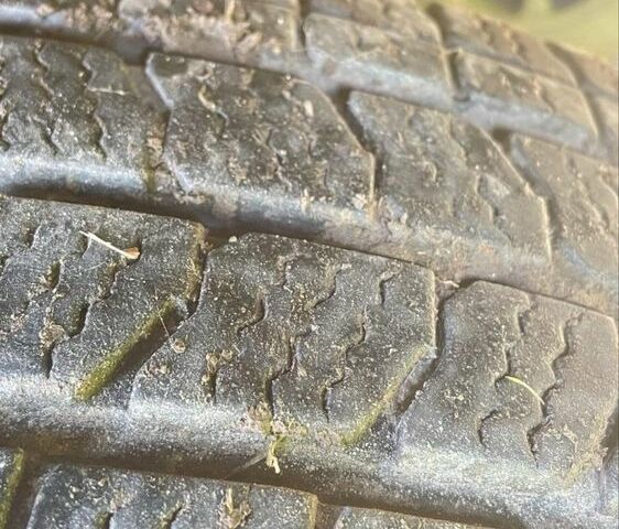 Серый Фольксваген Transporter, объемом двигателя 2.4 л и пробегом 300 тыс. км за 3250 $, фото 9 на Automoto.ua