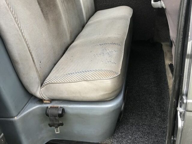 Серый Фольксваген Transporter, объемом двигателя 2.4 л и пробегом 417 тыс. км за 3500 $, фото 3 на Automoto.ua