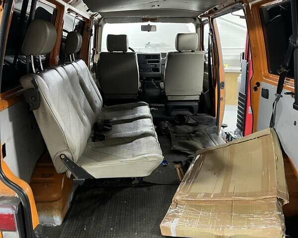 Сірий Фольксваген Transporter, об'ємом двигуна 1.9 л та пробігом 232 тис. км за 4900 $, фото 2 на Automoto.ua