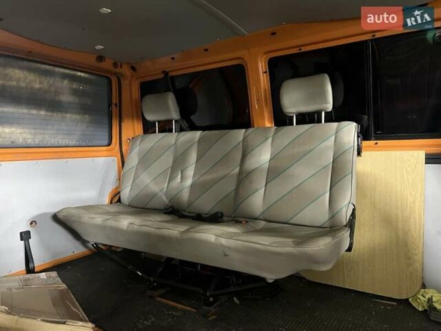 Сірий Фольксваген Transporter, об'ємом двигуна 1.9 л та пробігом 232 тис. км за 4900 $, фото 1 на Automoto.ua