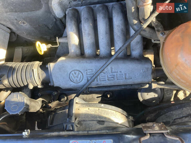 Серый Фольксваген Transporter, объемом двигателя 2.5 л и пробегом 400 тыс. км за 3000 $, фото 8 на Automoto.ua